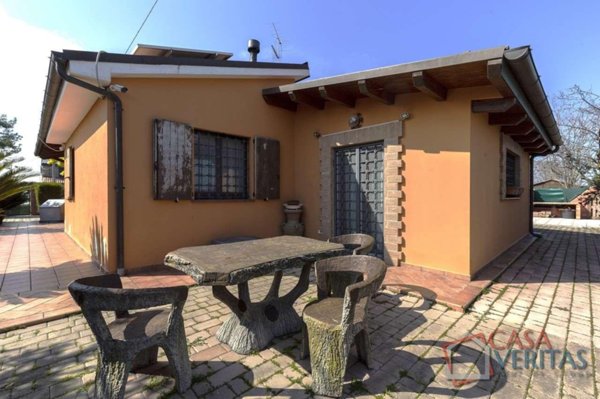 casa indipendente in vendita a Falconara Marittima