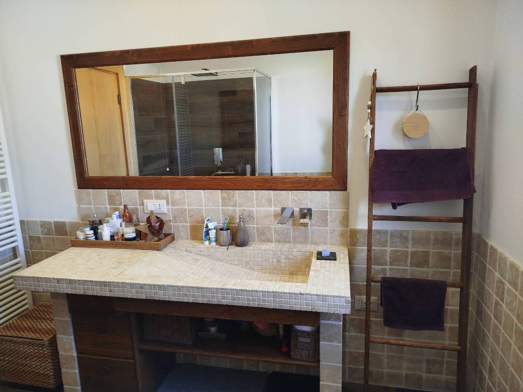 appartamento in vendita a Falconara Marittima in zona Palombina Vecchia