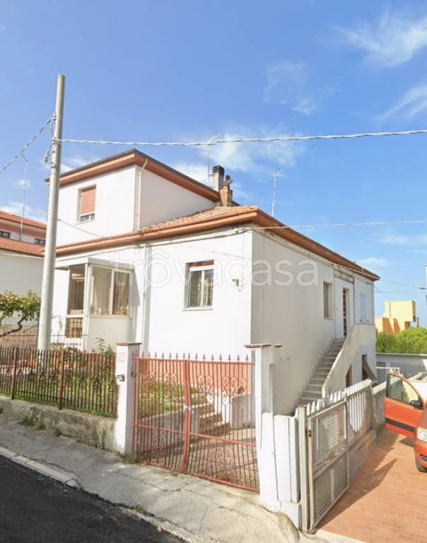 casa indipendente in vendita a Falconara Marittima