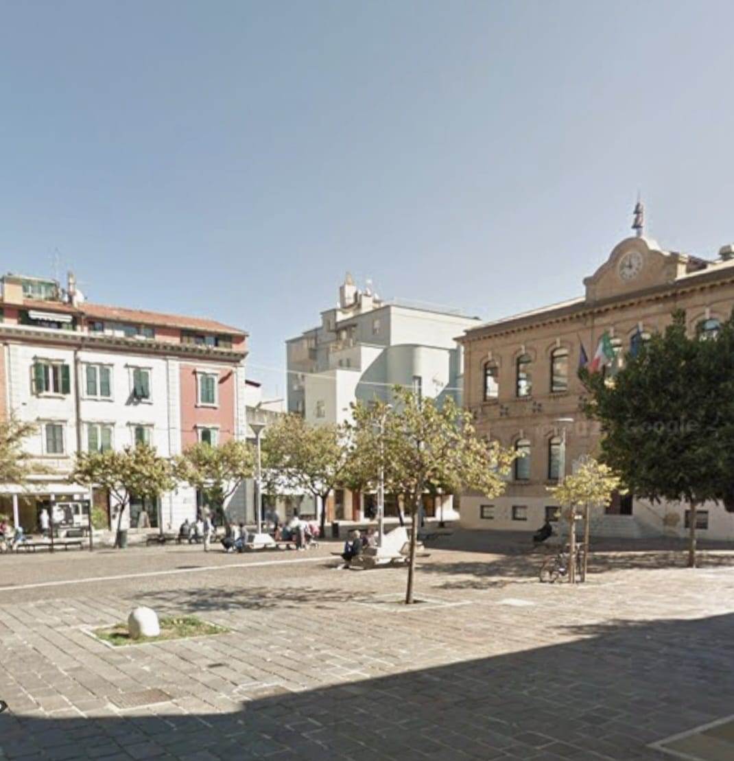 negozio in vendita a Falconara Marittima