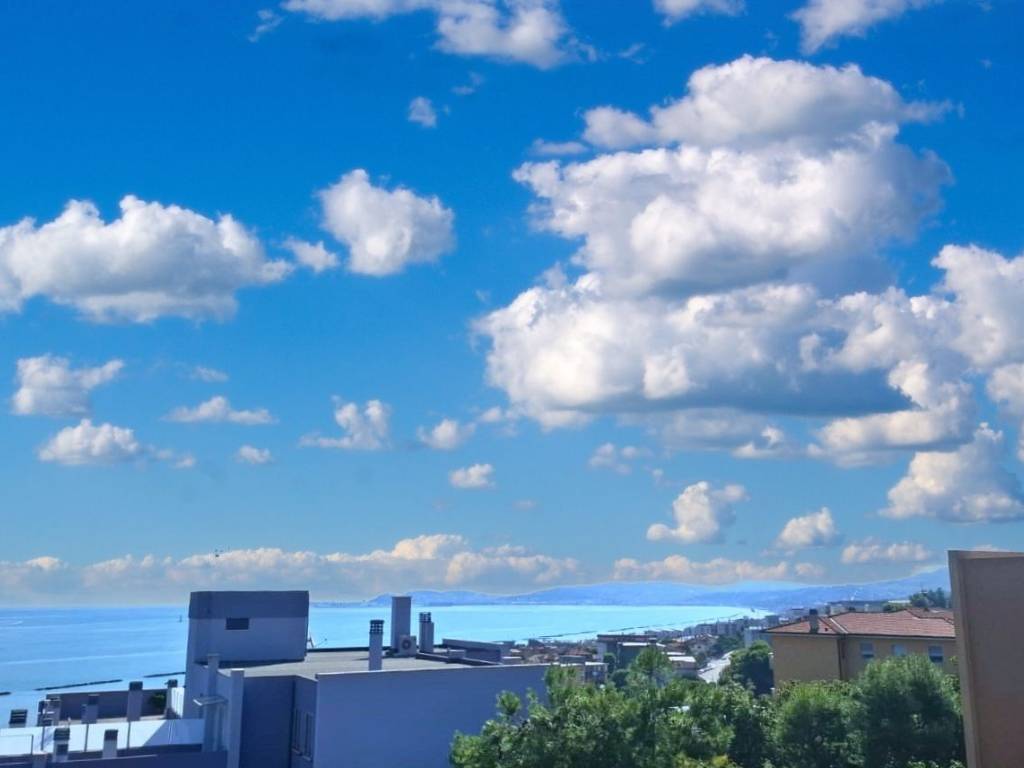appartamento in vendita a Falconara Marittima