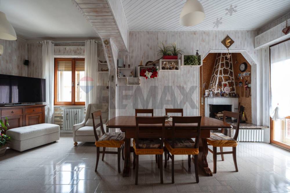 appartamento in vendita a Falconara Marittima in zona Castelferretti