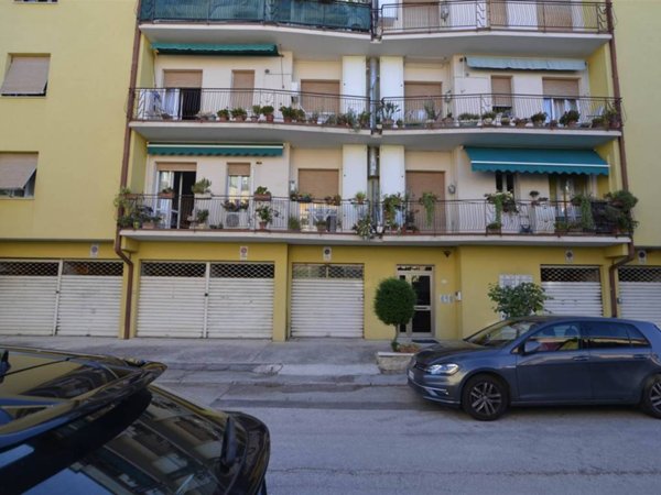 appartamento in vendita a Falconara Marittima in zona Castelferretti