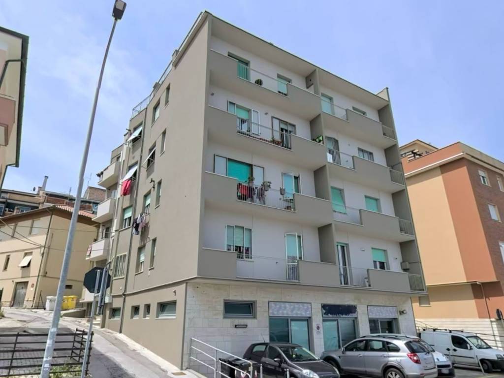 appartamento in vendita a Falconara Marittima