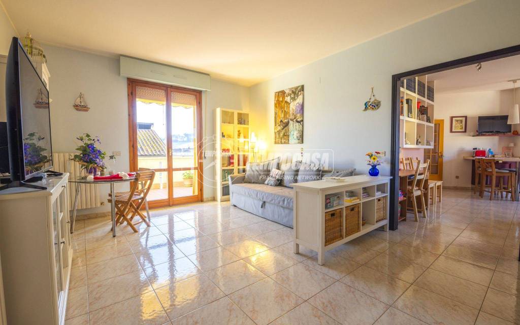 appartamento in vendita a Falconara Marittima in zona Castelferretti