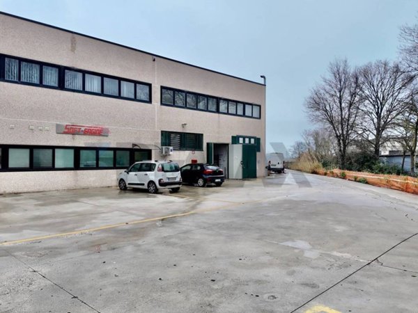 ufficio in vendita a Falconara Marittima