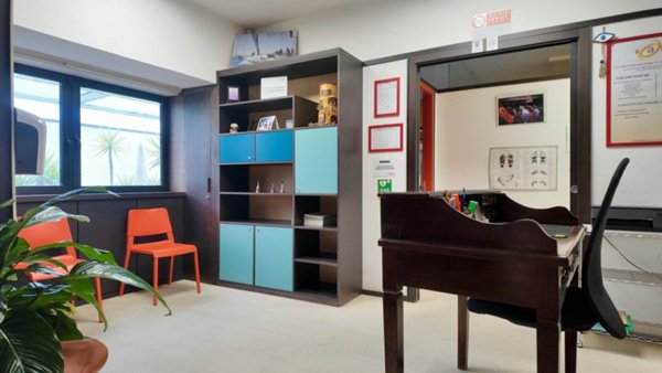 ufficio in vendita a Falconara Marittima