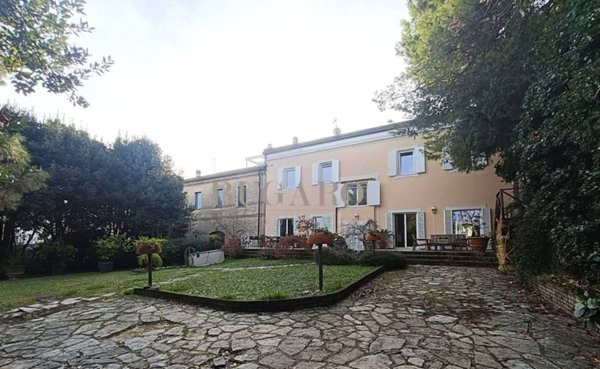 casa indipendente in vendita a Falconara Marittima