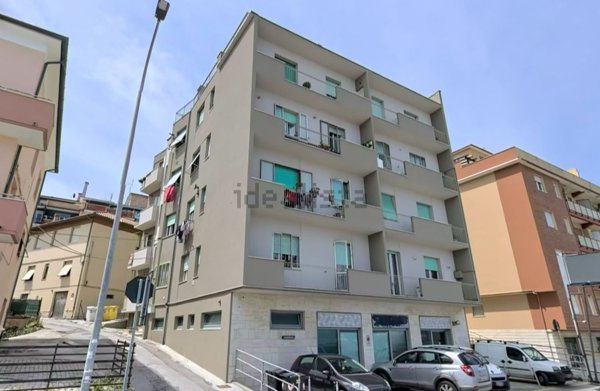 appartamento in vendita a Falconara Marittima