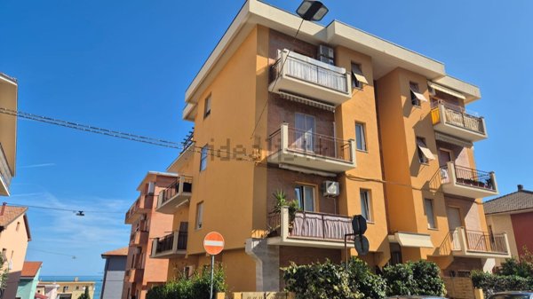 appartamento in vendita a Falconara Marittima
