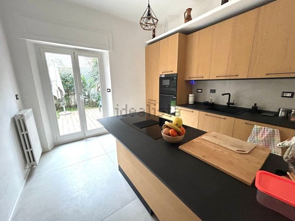 casa indipendente in vendita a Falconara Marittima