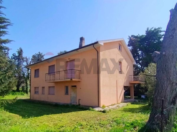 casa indipendente in vendita a Falconara Marittima