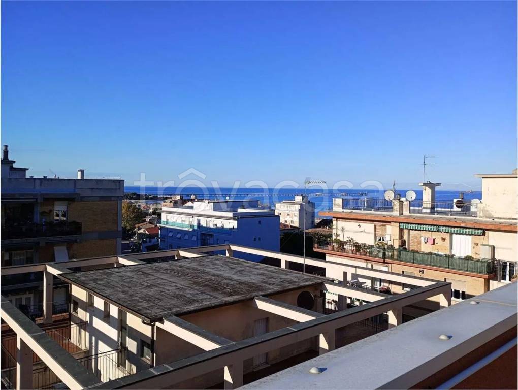appartamento in vendita a Falconara Marittima