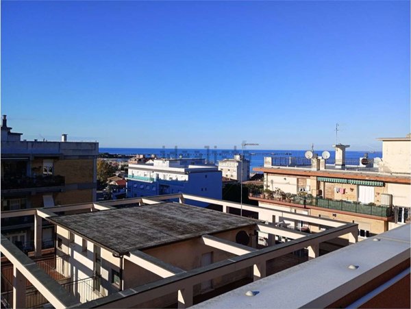 appartamento in vendita a Falconara Marittima in zona Palombina Vecchia