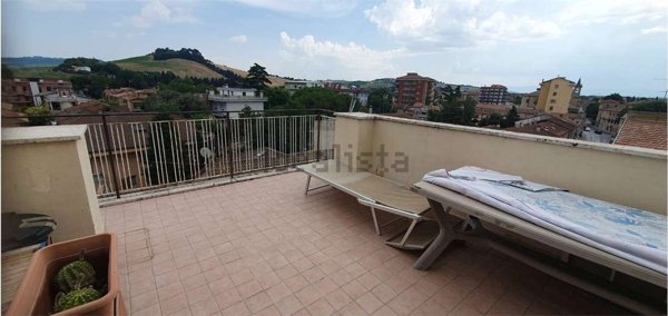 appartamento in vendita a Falconara Marittima in zona Castelferretti