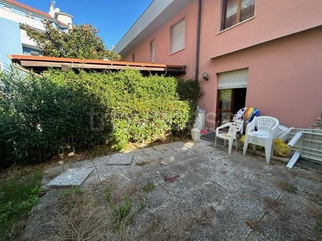 casa indipendente in vendita a Falconara Marittima in zona Palombina Vecchia