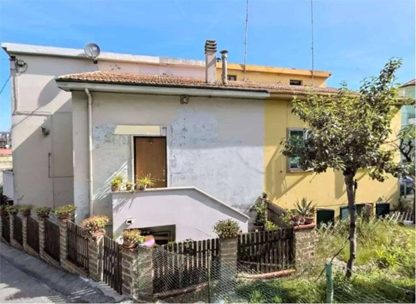 appartamento in vendita a Falconara Marittima