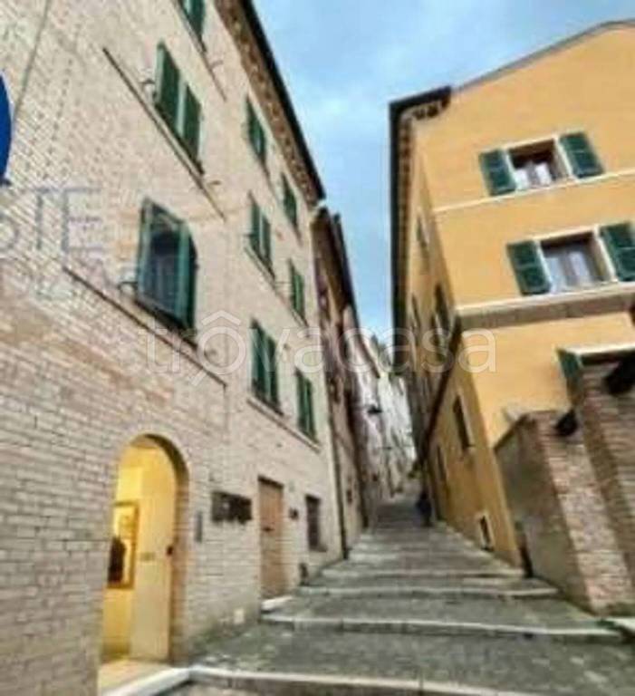 appartamento in vendita a Falconara Marittima