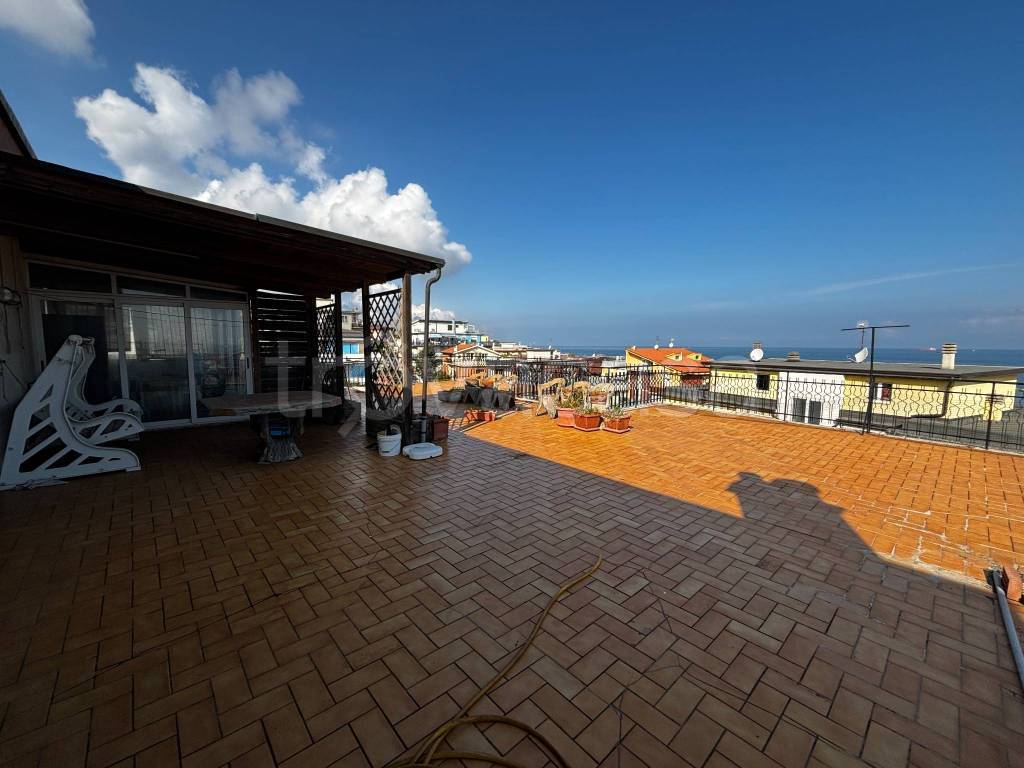 appartamento in vendita a Falconara Marittima in zona Palombina Vecchia