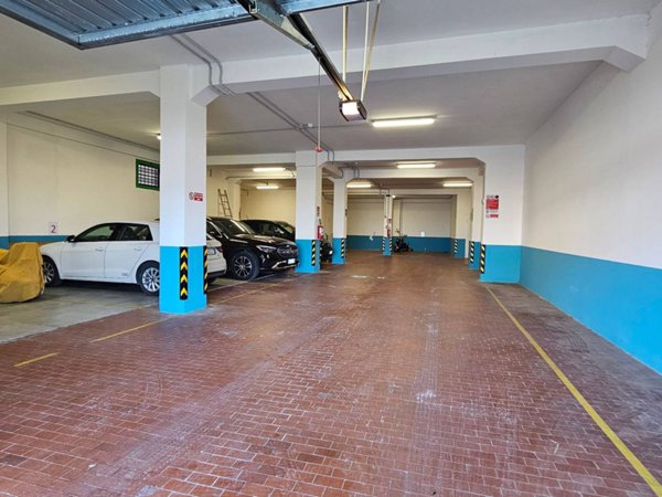 negozio in vendita a Falconara Marittima in zona Palombina Vecchia