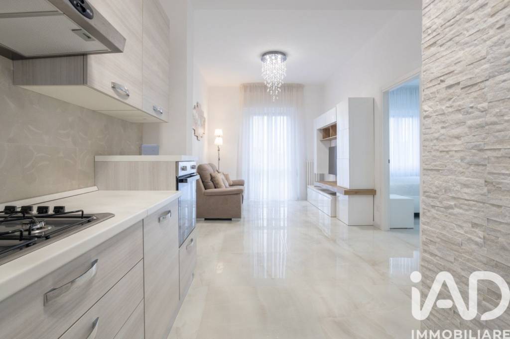 appartamento in vendita a Falconara Marittima in zona Fiumesino