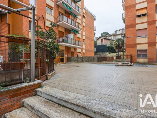 appartamento in vendita a Falconara Marittima in zona Palombina Vecchia