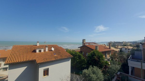 appartamento in vendita a Falconara Marittima in zona Palombina Vecchia