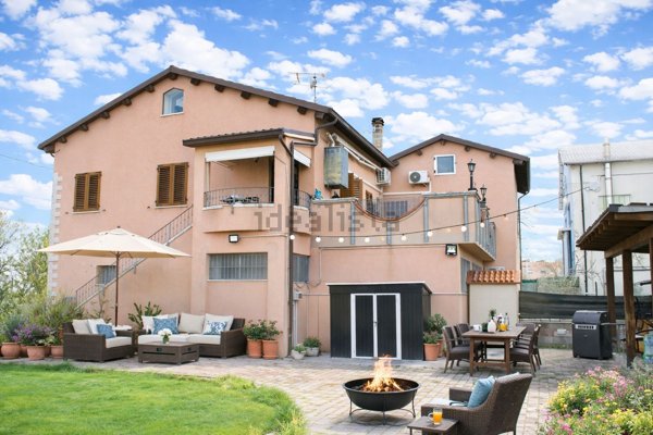 casa indipendente in vendita a Falconara Marittima in zona Castelferretti