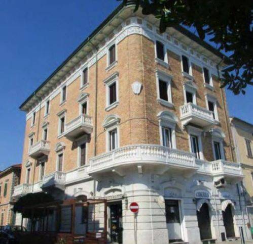 negozio in vendita a Falconara Marittima