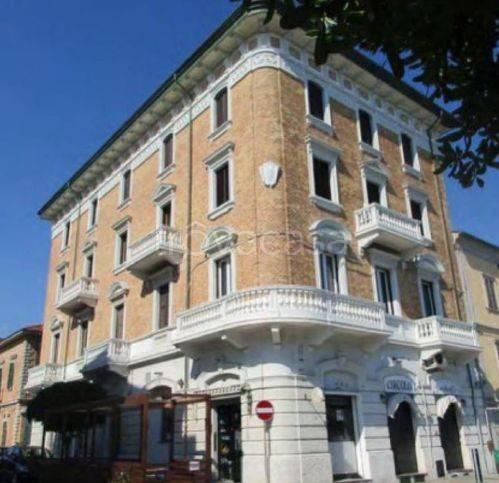 negozio in vendita a Falconara Marittima