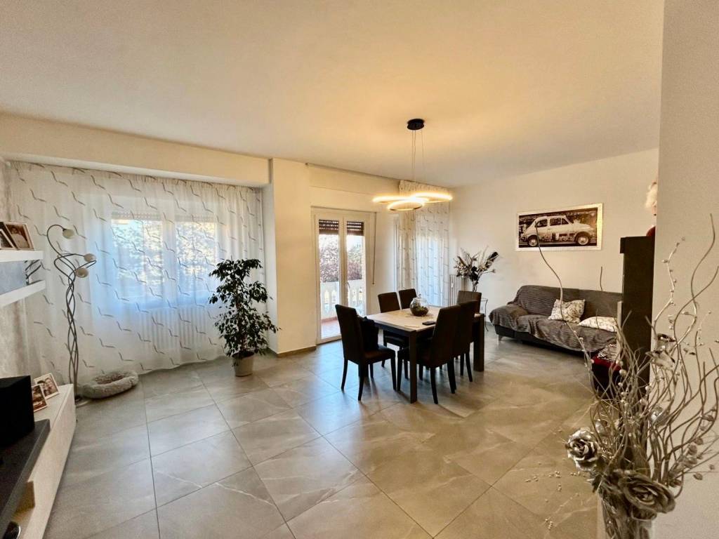 appartamento in vendita a Falconara Marittima