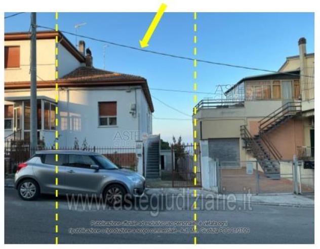 casa indipendente in vendita a Falconara Marittima