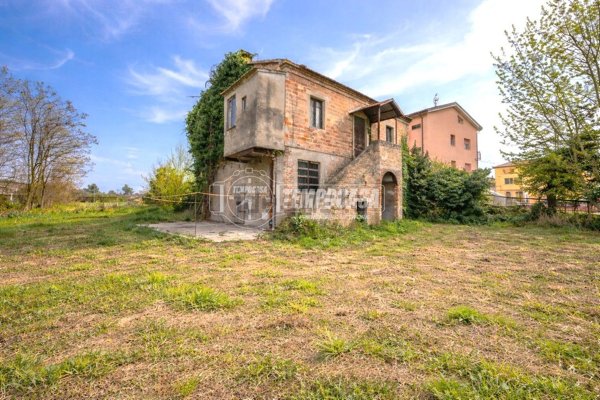 casale in vendita a Falconara Marittima in zona Castelferretti