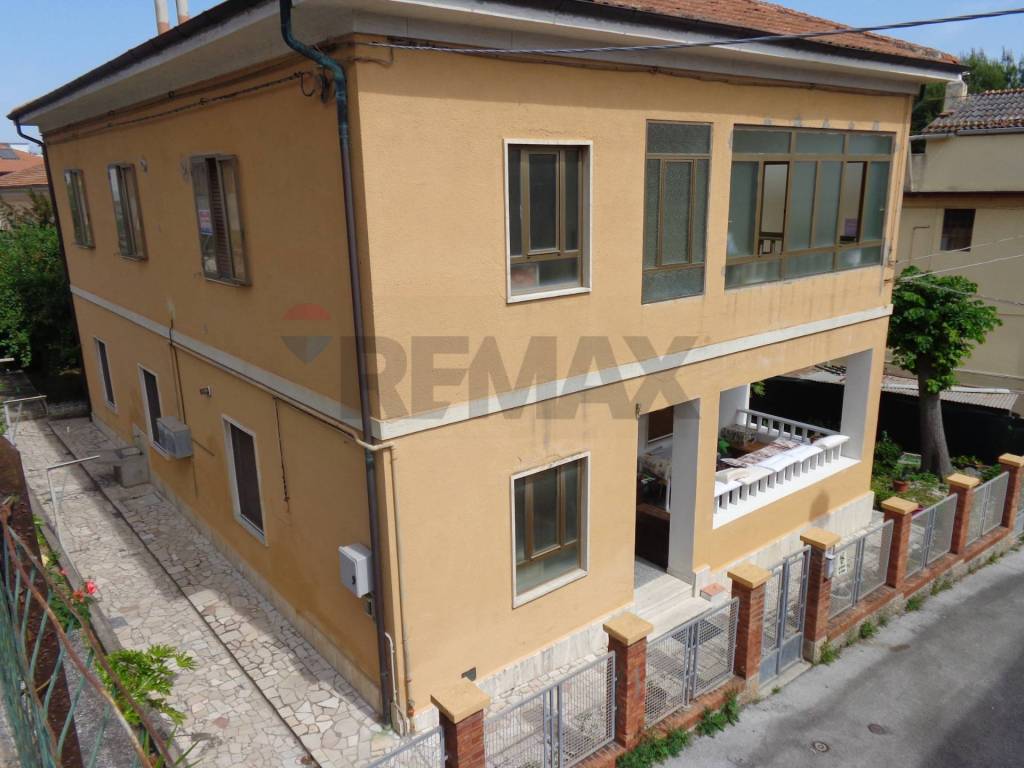 appartamento in vendita a Falconara Marittima