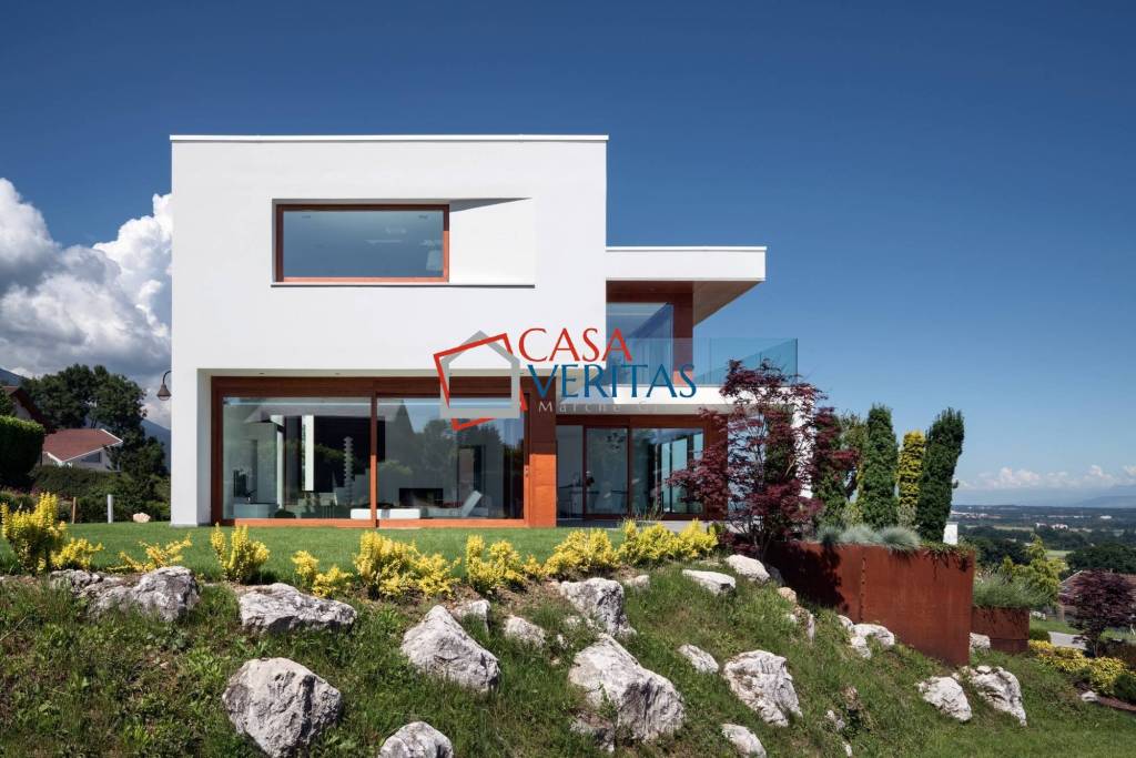 casa indipendente in vendita a Falconara Marittima