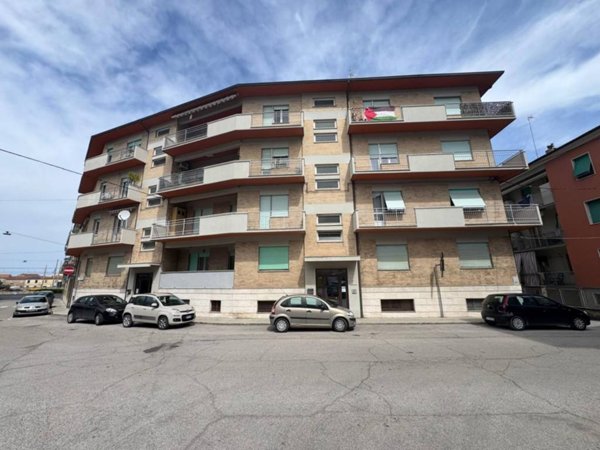 appartamento in vendita a Falconara Marittima