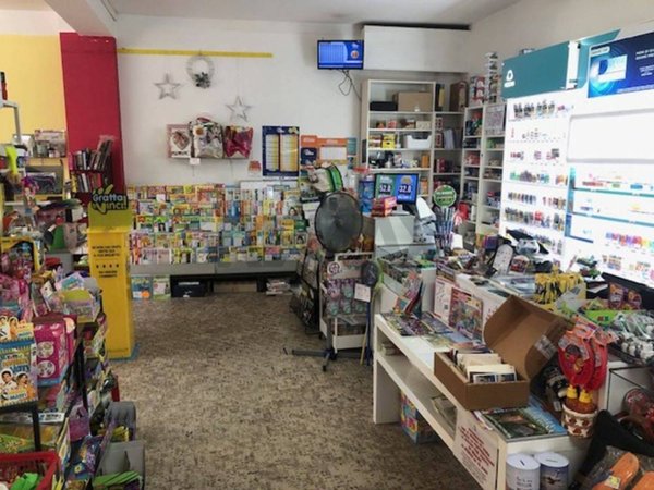 negozio in vendita a Falconara Marittima
