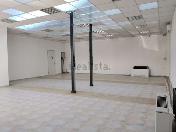 ufficio in vendita a Falconara Marittima in zona Castelferretti