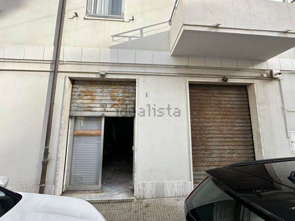 locale commerciale in vendita a Falconara Marittima