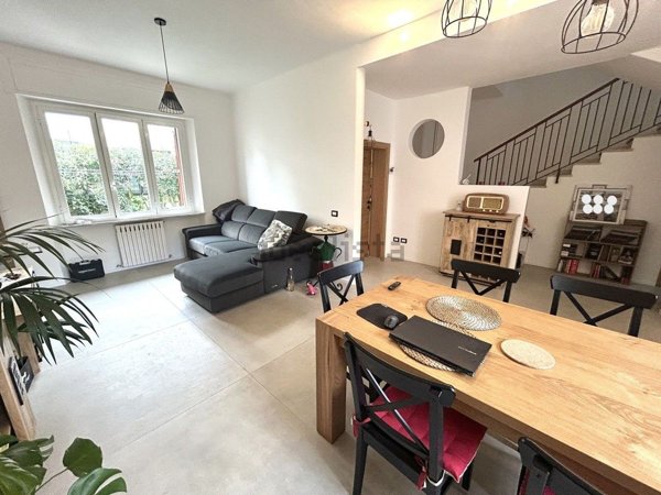 casa indipendente in vendita a Falconara Marittima