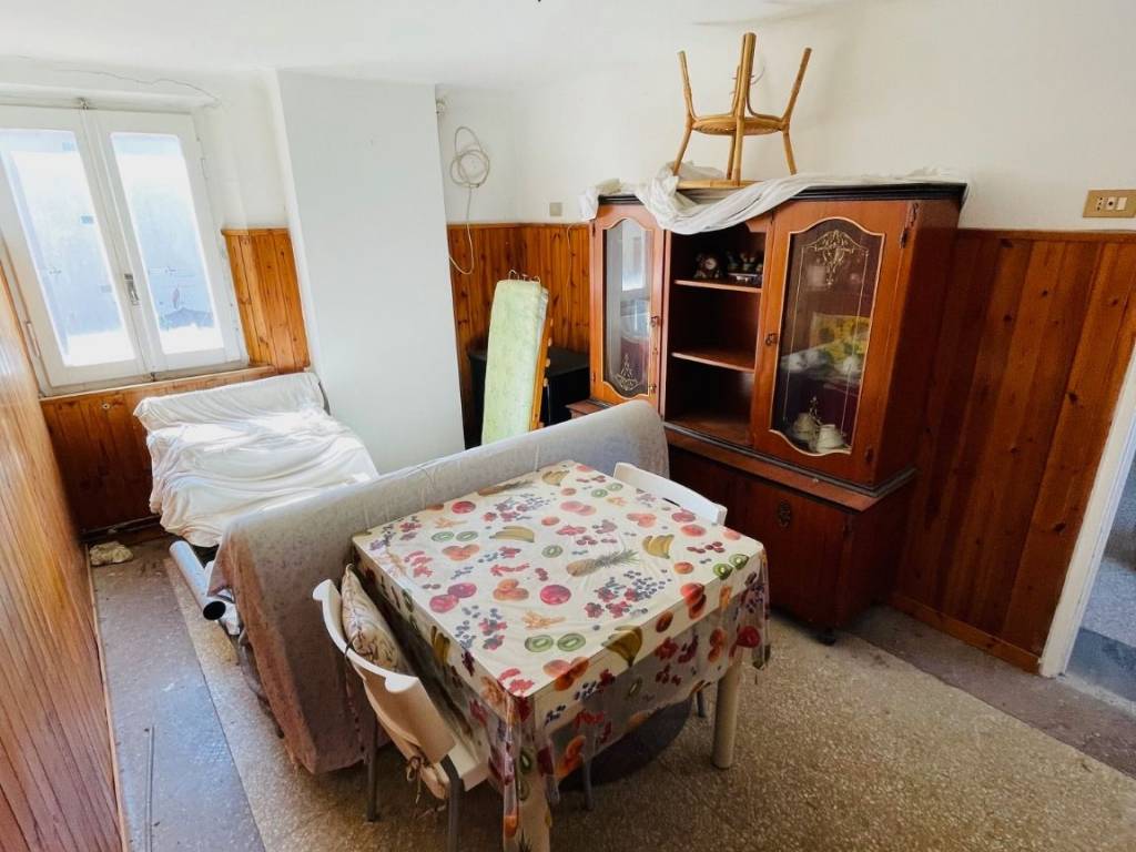 locale commerciale in vendita a Falconara Marittima