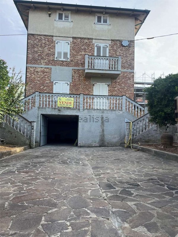 casa indipendente in vendita a Falconara Marittima