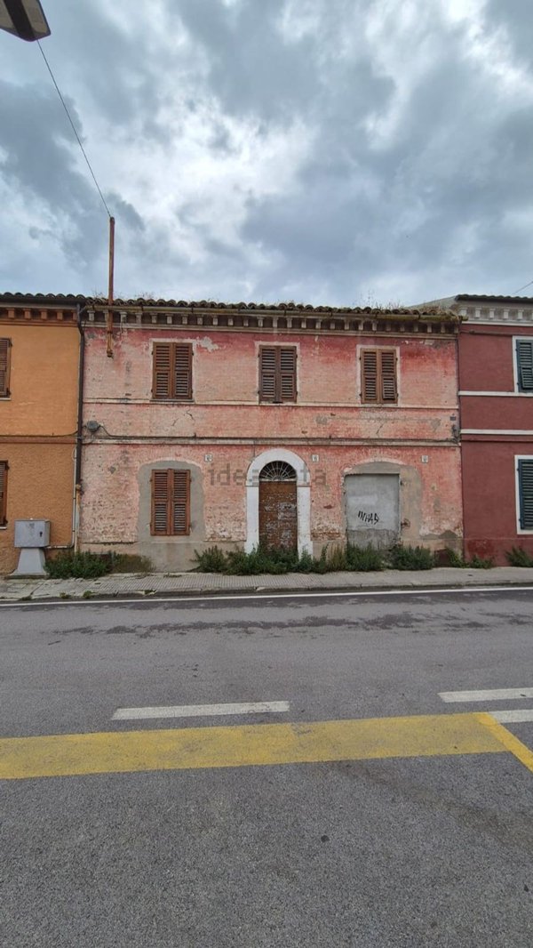casa indipendente in vendita a Falconara Marittima in zona Castelferretti