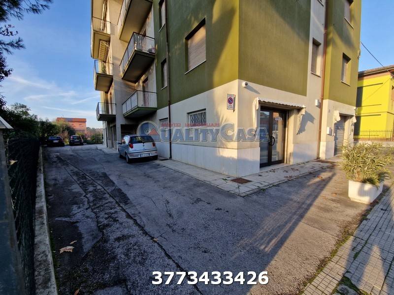 ufficio in vendita a Falconara Marittima