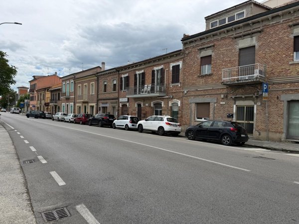 negozio in vendita a Falconara Marittima