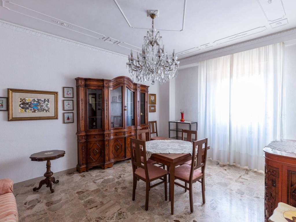 appartamento in vendita a Falconara Marittima