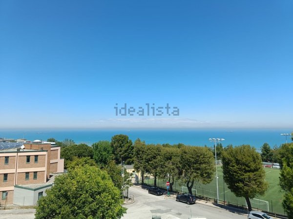 appartamento in vendita a Falconara Marittima in zona Palombina Vecchia