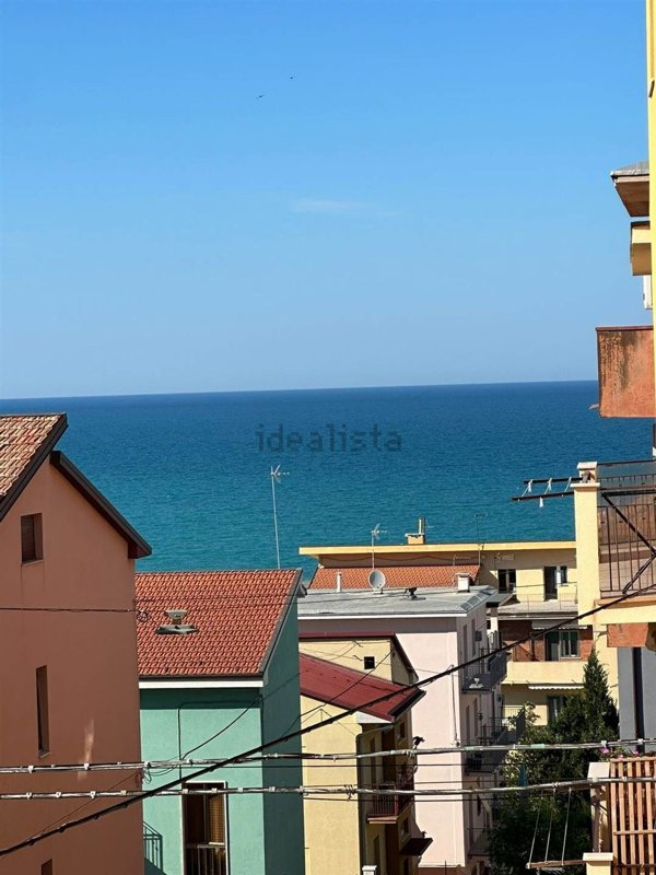 appartamento in vendita a Falconara Marittima in zona Palombina Vecchia