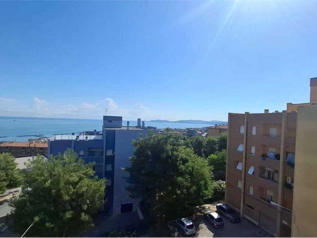 appartamento in vendita a Falconara Marittima