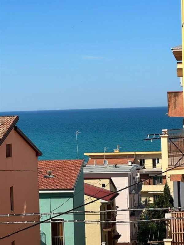 appartamento in vendita a Falconara Marittima in zona Palombina Vecchia